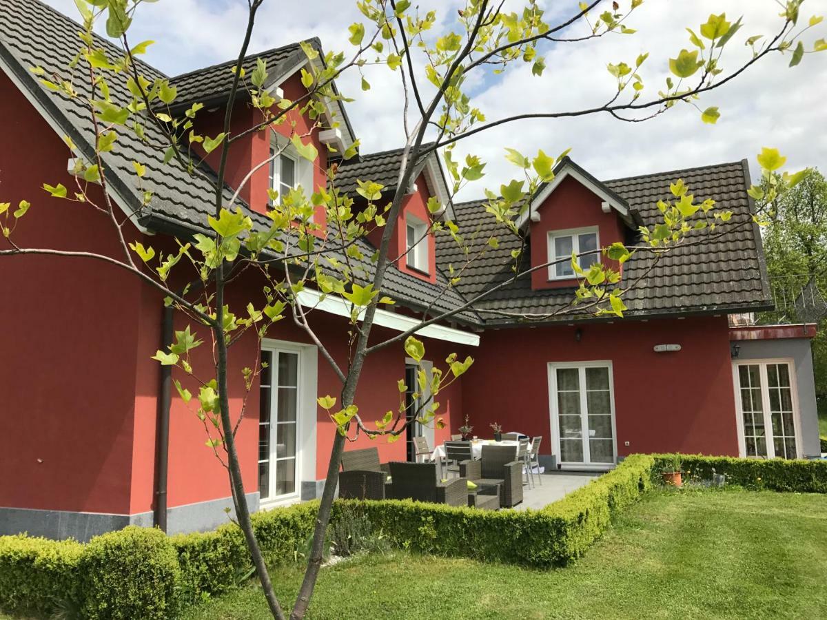Linden Garden Apartment Постойна Экстерьер фото