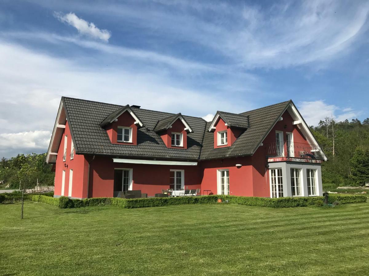 Linden Garden Apartment Постойна Экстерьер фото